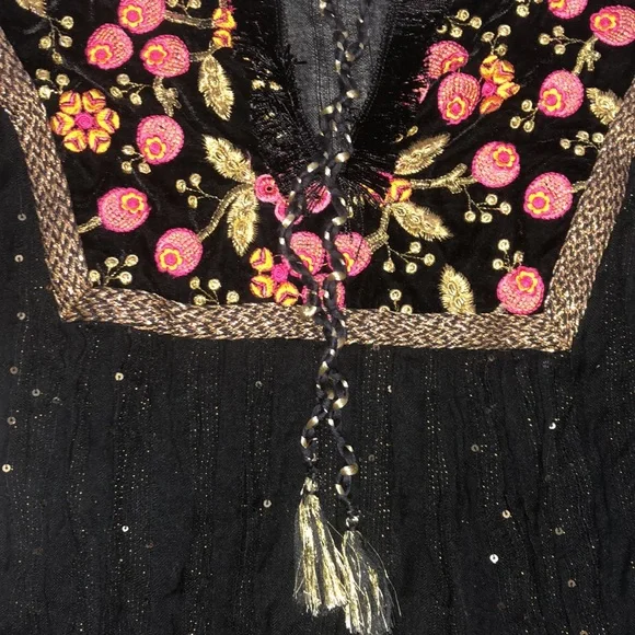 Country bohemian sequin floral embroidered tunic top - Picture 3 of 8
